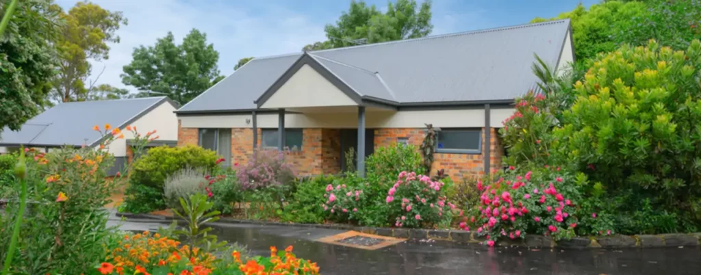 2 bedroom short term accomoodation croydon stand alone