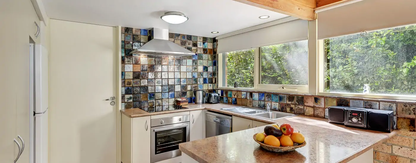 short stay rental croydon fully equipped modern kitchen